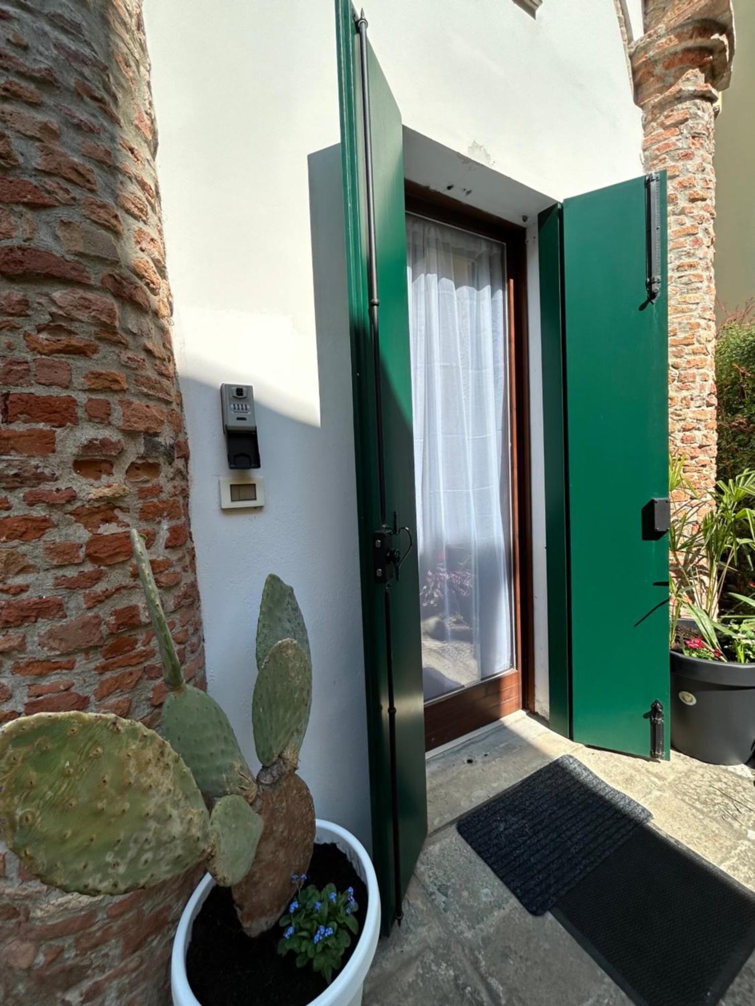 Chiesetta Abside Ex Seminario -Apartment Rovigo Exteriér fotografie