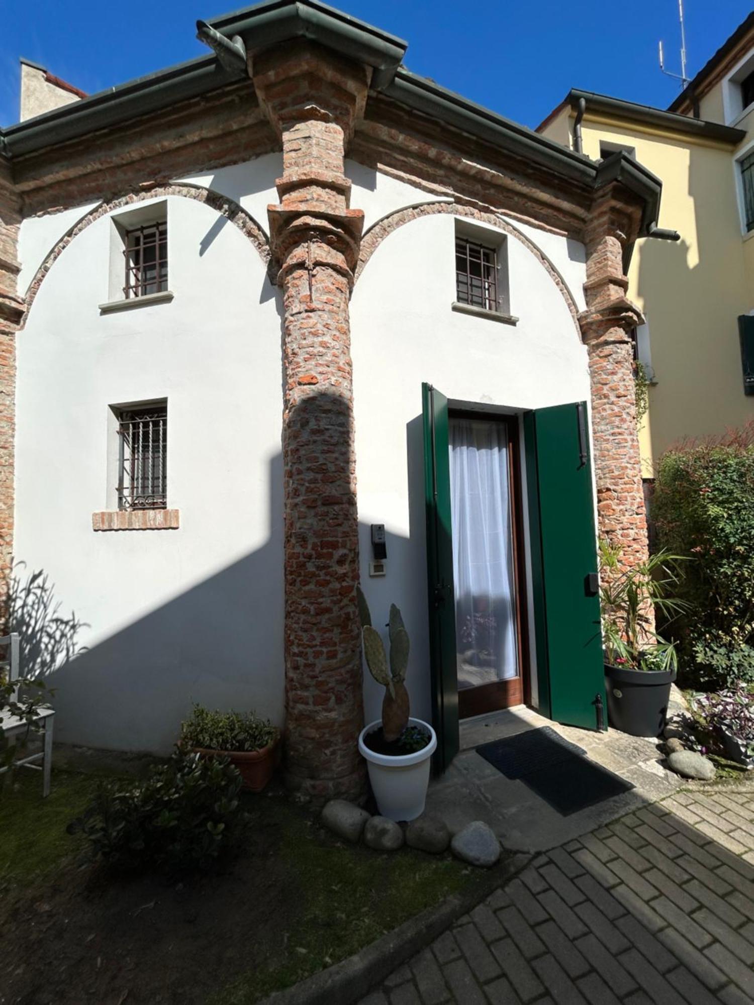 Chiesetta Abside Ex Seminario -Apartment Rovigo Exteriér fotografie