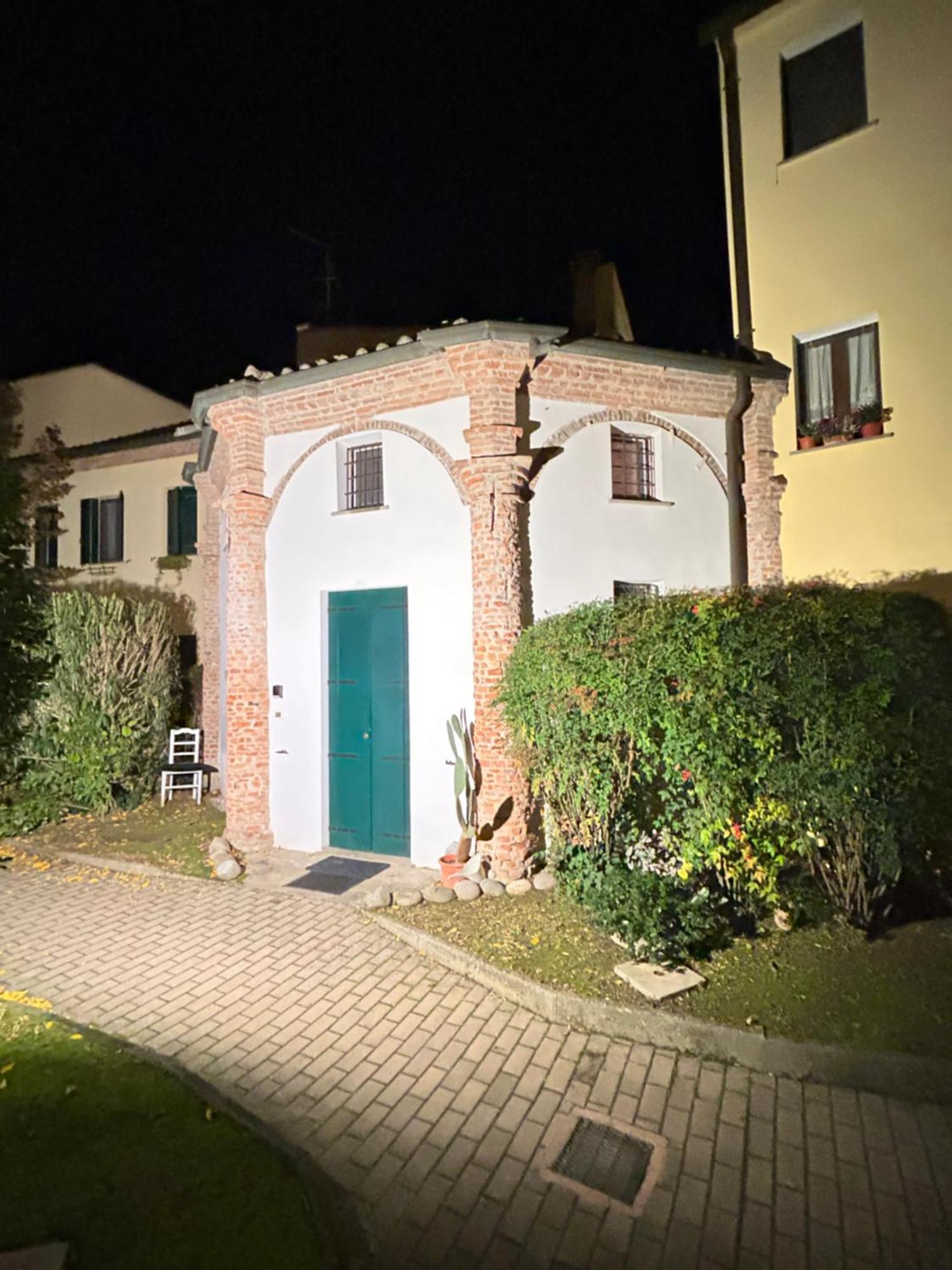 Chiesetta Abside Ex Seminario -Apartment Rovigo Exteriér fotografie